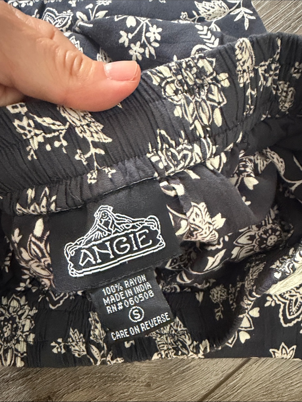 Angie Grey and Cream Floral Pull-On Pants - Picture 4 of 4